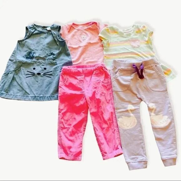 Carter’s Girl 18 months, 5 pieces Clothes Bundle - Picture 1 of 1